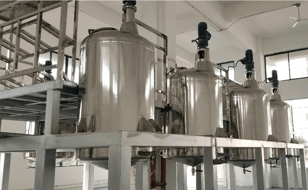 (圖:洗衣液生產(chǎn)車間)