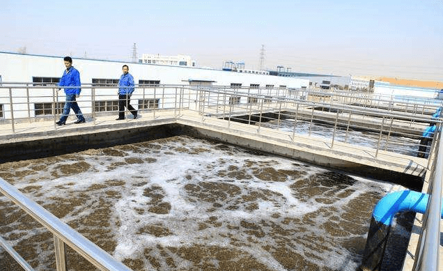 (圖:造紙污水起泡池)