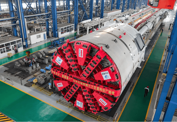 (圖:我國盾構(gòu)機(jī)運(yùn)作現(xiàn)場)