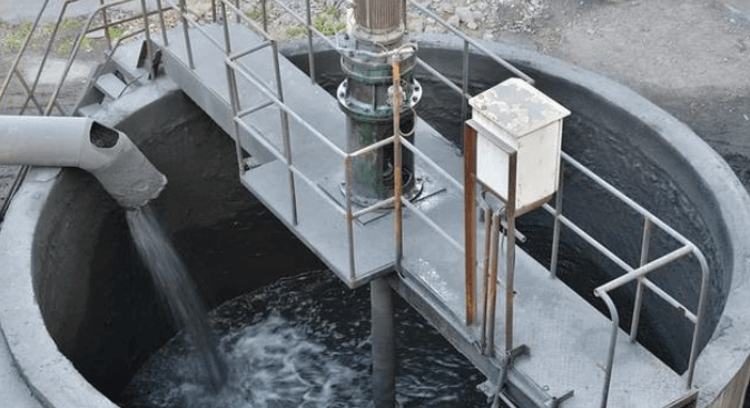 （圖：石膏脫硫塔起泡現(xiàn)場(chǎng)）