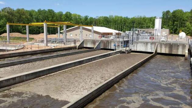 （圖：養(yǎng)殖污水處理池起泡場景）