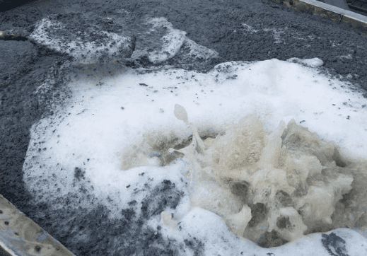 (圖:污水處理廠起泡場(chǎng)景)